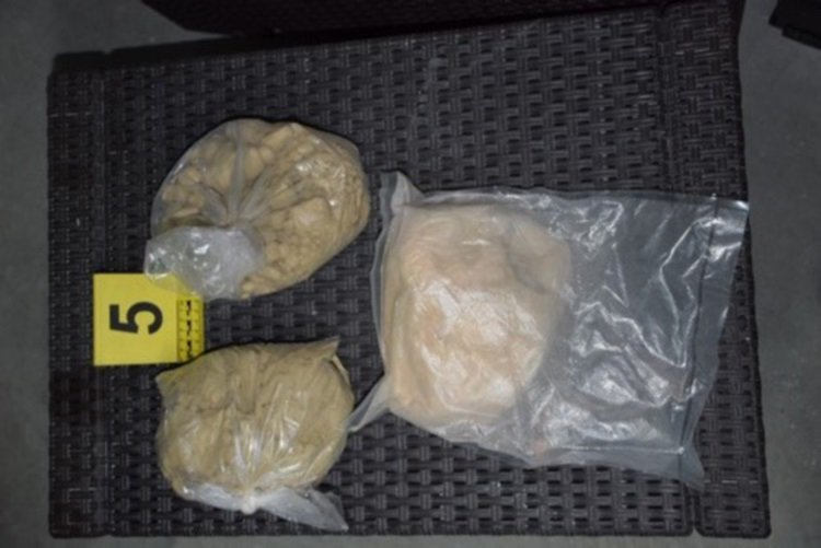 Zagreb, 07.03.2020 -  Zagrebaèka policija je u subotu, nakon to je Uskok da je zapoèeo istragu nad 13-oro èlanom skupinom krijumèara droge, precizirala detalje akcije u kojoj je zaplijenjeno neto vie od devet kilograma kokaina, 4,2 kilograma amfetamina, 6,3 kilograma marihuane i 295 tableta MDMA.
foto HINA/ PUZ/ ik