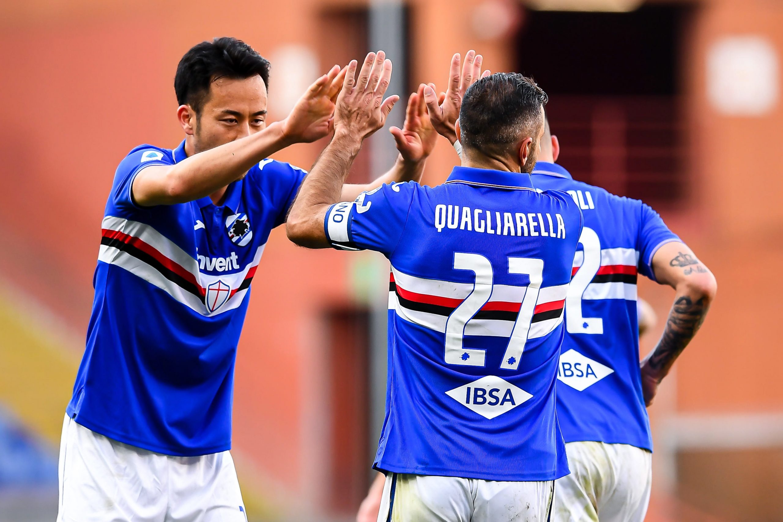 epa08278788 Sampdoria’s Fabio Quagliarella (C) celebrates with teammate Maya Yoshida (L) after scoring during the Italian Serie A soccer match UC Sampdoria vs Hellas Verona FC at Luigi Ferraris stadium in Genoa, Italy, 08 March 2020.  EPA/SIMONE ARVEDA