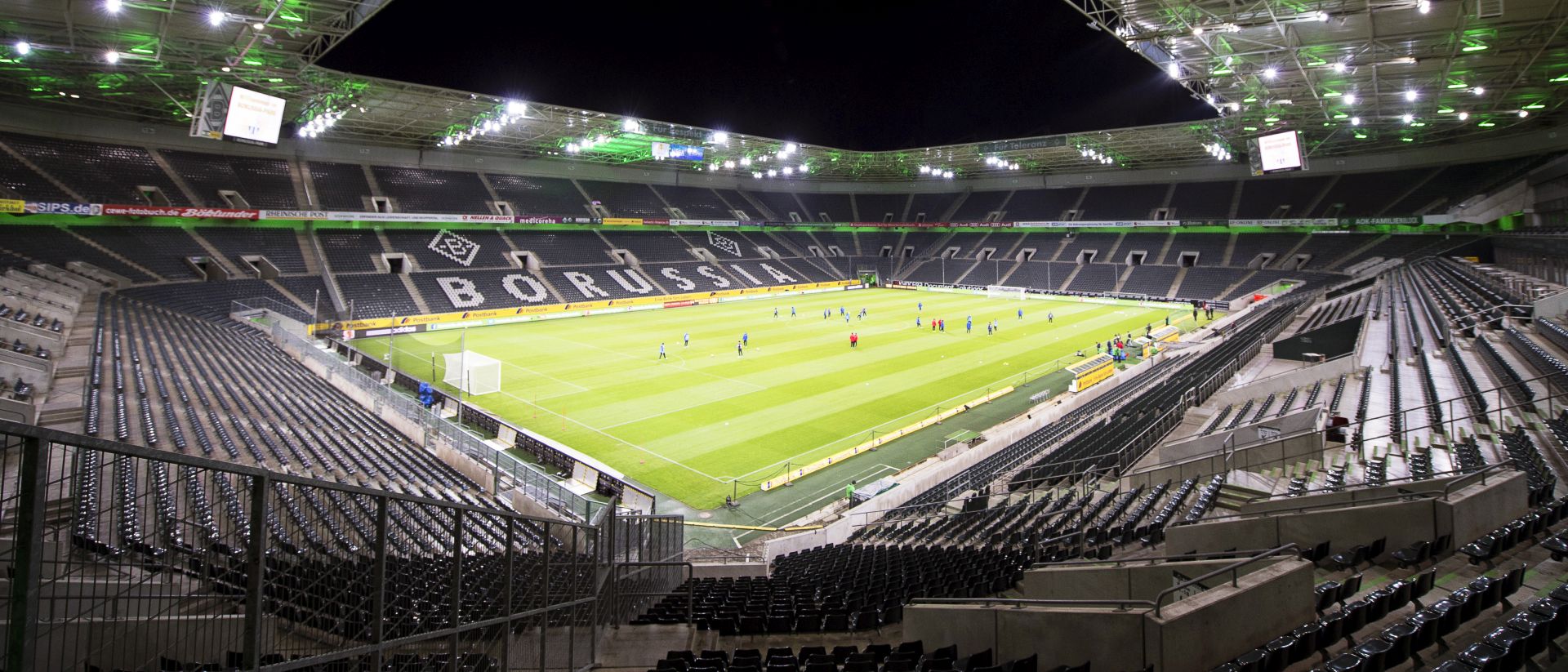epa08282855 (FILE) - FC Zurich players attend their team's training session at the Borussia Park in Moenchengladbach, Germany, 10 December 2014 (re-issued on 10 March 2020). The German Bundesliga soccer match between Borussia Moenchengladbach and FC Cologne on 11 March 2020 will be played behind closed doors in order to reduce mass gatherings amid the coronavirus outbreak, local authorities confirmed on 10 March 2020.  EPA/ENNIO LEANZA *** Local Caption *** 51698609
