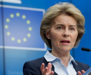 epa08284365 European Commission President Ursula Von Der Leyen gives a joint press conference with European Council President Charles Michel after a conference call with European leaders on Coronavirus, COVID-19, at the European Council, Brussels, Belgium, 10 March 2020.  EPA/STEPHANIE LECOCQ