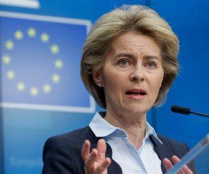 epa08284365 European Commission President Ursula Von Der Leyen gives a joint press conference with European Council President Charles Michel after a conference call with European leaders on Coronavirus, COVID-19, at the European Council, Brussels, Belgium, 10 March 2020.  EPA/STEPHANIE LECOCQ