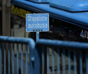 02.07.2019., Zagreb - ZET kupuje nove displeje za stajalista koja nisu opremljena, kako bi putnici mogli vidjeti kada dolazi tramvaj ili autobus. Svaki displej navodno bi trebao stajati oko 12000 kn a ZET ih za sada kupuje 16 komada. 

Photo: Marko Lukunic/PIXSELL