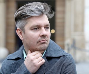 04.02.2020., Zagreb - Na konferenciji za medije odrzanoj ispred zgrade Vlade, povodom podizanja kaznene prijave protiv ravnateljice Centra za socijalnu skrb Zagreb koja je odbacila zahtjev za udomiteljstvom gay paru govorili su Dario Jurican, Daniel Martinovic i Sandra Bencic.
Photo: Patrik Macek/PIXSELL