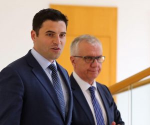 05.05.2017., Zagreb, Ured predsjednice - Predsjednica RH Kolinda Grabar Kitarovic odrzala je razgovore o aktualnoj politickoj situaciji sa celnicima politickih stranaka i ostalim zastupnicima Hrvatskog sabora.
Photo: Jurica Galoic/PIXSELL