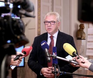 10.10.2019., Zagreb - Zastupnik SDP-a Ranko Ostojic komentirao je u Saboru vecerasnju nogometnu utakmicu, navijace i sigurnosne mjere.
Photo: Patrik Macek/PIXSELL
