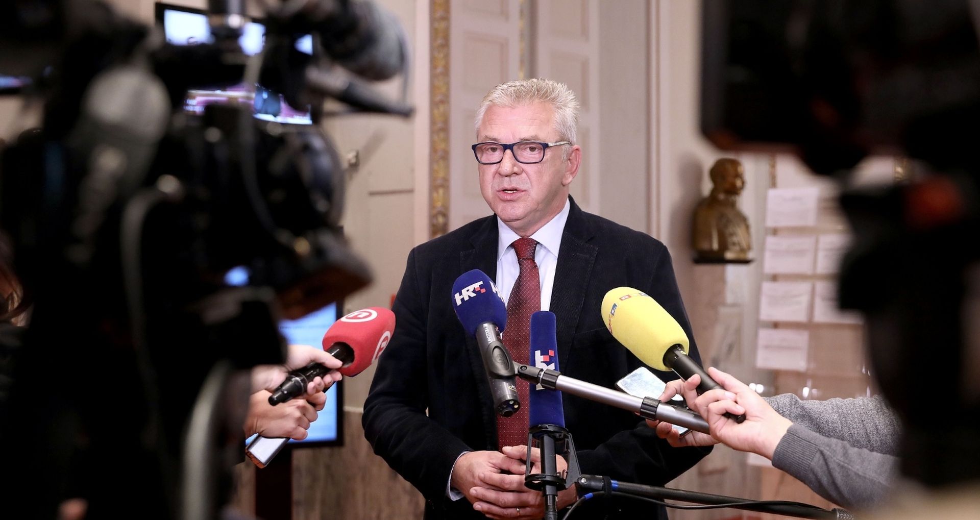 10.10.2019., Zagreb - Zastupnik SDP-a Ranko Ostojic komentirao je u Saboru vecerasnju nogometnu utakmicu, navijace i sigurnosne mjere.
Photo: Patrik Macek/PIXSELL