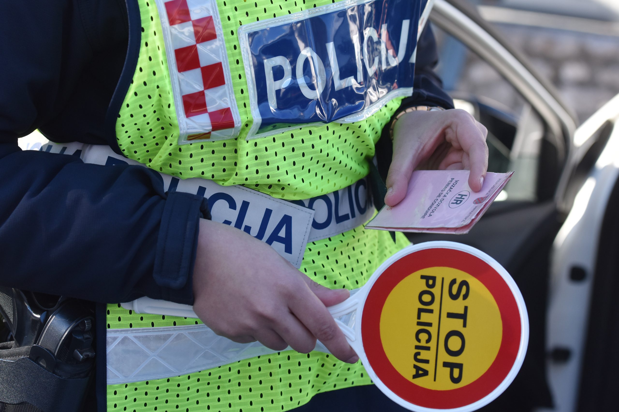 Šibenik: Policijska akcija suzbijanja prekršaja vozača prema pješacima 12.02.2019., Sibenik - Policija Sibensko-kninske zupanije provodi akciju suzbijanja prekrsaja vozaca prema pjesacima zbog ucestalih prometnih nesreca u kojima su sudjelovali pjesaci. 

Photo: Hrvoje Jelavic/PIXSELL