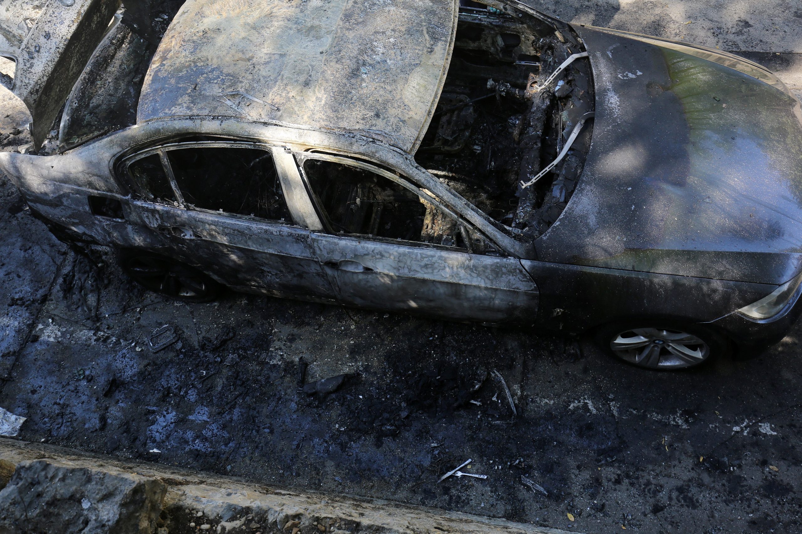 13.07.2017., Zadar - Nekoliko nepoznatih osoba jucer oko 23 sata napala su cetvoricu bugarskih navijaca kojima su i zapalili BMW u Ulici Kresimira Cosica. Ozlijedjen je 32-godisnji Bugarin. Danas je na rasporedu utakmica 2. pretkola kvalifikacija za Europa ligu, u kojoj Hajduk u Dugopolju docekuje bugarski Levski. 
Photo: Filip Brala/PIXSELL