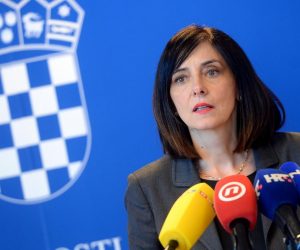 14.03.2020., Zagreb - Ministrica znanosti i obrazovanja Blazenka Divjak odrzala je konferenciju za medije na temu nastave u okviru situacije s koronavirusom. Photo: Marko Prpic/PIXSELL