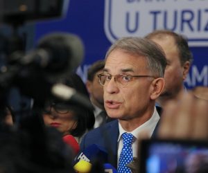 17.01.2020., Osijek - U sklopu ''Regionalne konferencije trzista rada Slavonije, Baranje i Srijema'' odrzavaju se Dani poslova u turizmu u Osijeku.Ministar rada i mirovinskog sustava Jospi Aladrovic i ministar turizma Gari Cappelli otvorili su manifestaciju.
 Photo: Dubravka Petric/PIXSELL