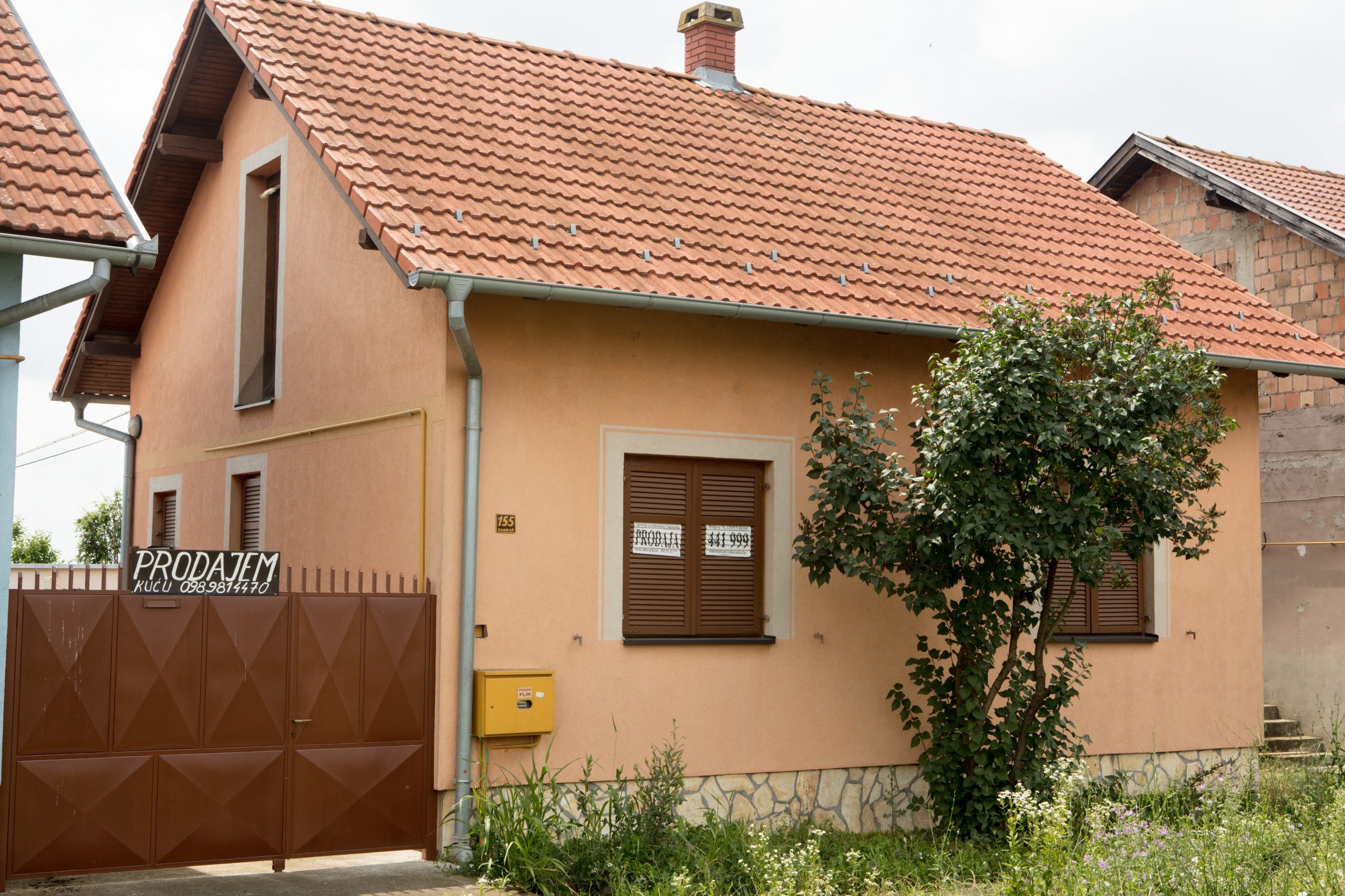 16.06.2018., Osijek - U Osijeku i prigradskim naseljima ali i u cijeloj Slavoniji veliki je broj kuca koje se nude na prodaju. Photo: Dubravka Petric/PIXSELL