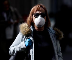 18.03.2020., Sarajevo, Bosna i Hercegovina - Nakon sto je proglaseno stanje nesrece na podrucju Federacije Bosne i Hercegovine osjetno je manje ljudi na ulicama. Dio gradjana odlucio se zastititi maskama, a zabranjen je svaki vid javnog okupljanja,  rad kafica, barova, restorana, usluznih objekata. Takodjer, obustavlja se rad kulturnih institucija, poput kino sala, pozorista, muzeja, galerija i slicno.
Photo: Armin Durgut/PIXSELL