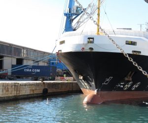 19.02.2015., Split - U splitskoj sjevernoj luci smrtno je stradao muskarac prilikom utovara kontejnera na brod. Photo: Ivo Cagalj/PIXSELL