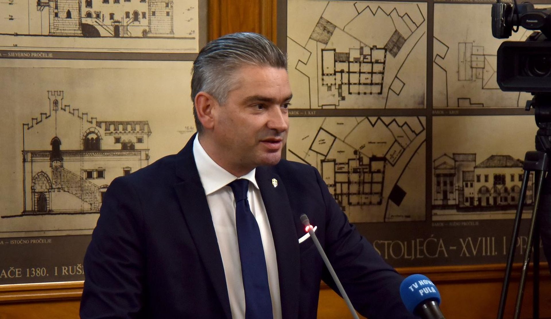 19.02.2020., Pula -  U Komunalnoj palaci, Pula, u tijeku je je 22. sjednica Gradskog vijeca Grada Pule. Boris Miletic 
Photo: Dusko Marusic /PIXSELL