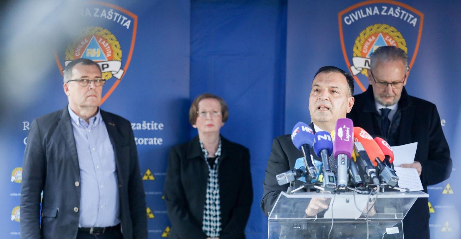 19.03.2020., Zagreb - Nacionalni stozer civilne zastite odrzao je konferenciju za medije o najnovijim detaljima sirenja koronavirusa u Hrvatskoj. Ravnatelj Hrvatskog zavoda za javno zdravstvo (HZJZ) Krunoslav Capak, ravnateljica Klinike za infektivne bolesti "Dr. Fran Mihaljevic" Alemka Markotic, ministar zdravstva Vili Beros, ministar unutarnjih poslova Davor Bozinovic. Photo: Borna Filic/PIXSELL