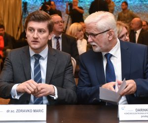 Zagreb: Poslovni skup Hrvatskih izvoznika s ministrom financija Zdravkom Marićem 20.11.2018., Zagreb -  U Hotelu Aristos odrzan je poslovni skup Hrvatskih izvoznika s ministrom financija Zdravkom Maricem. Naziv skupa je Ekonomske politike Republike Hrvatske i ocekivanja za 2019. godinu. Ministar financija Zdravko Maric, Darinko Bago. Photo: Davorin Visnjic/PIXSELL