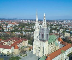 22.03.2020., Zagreb - Fotografija katedrale iz zraka nakon potresa 22. ozujka 2020. u kojemu je ostecen desni toranj i kriz. Photo: PIXSELL