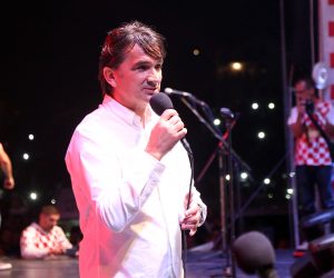 24.07.2018., Livno - Izbornik Hrvatske nogometne reprezetacije Zlatko Dalic stigao na stadion Zgona, gdje ga je docekalo nekoliko desetaka tisuca obozavatelja. Photo: Dusko Jaramaz/PIXSELL