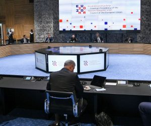 27.03.2020., Zagreb - U Nacionalnoj i sveucilisnoj knjiznici odrzana je tematska sjednica Gospodarsko-socijalnoga vijeca. Tema sjednice je uspostava socijalnoga dijaloga zbog razmjene misljenja medju socijalnim partnerima oko utjecaja epidemije koronavirusa (COVID-19) na gospodarsku situaciju u Hrvatskoj s naglaskom na mjere pomoci hrvatskom gospodarstvu u ocuvanju radnih mjesta i gospodarske aktivnosti. Photo: Josip Regovic/PIXSELL