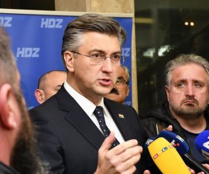 28.02.2020., Slavonski Brod - U Kazalisno-koncertnoj dvorani "Ivana Brlic Mazuranic" svecano je obiljezena 30. obljetnica osnivanja Hrvatske demokratske zajednice u Brodsko-posavskoj zupaniji. Andrej Plenkovic Photo: Ivica Galovic/PIXSELL