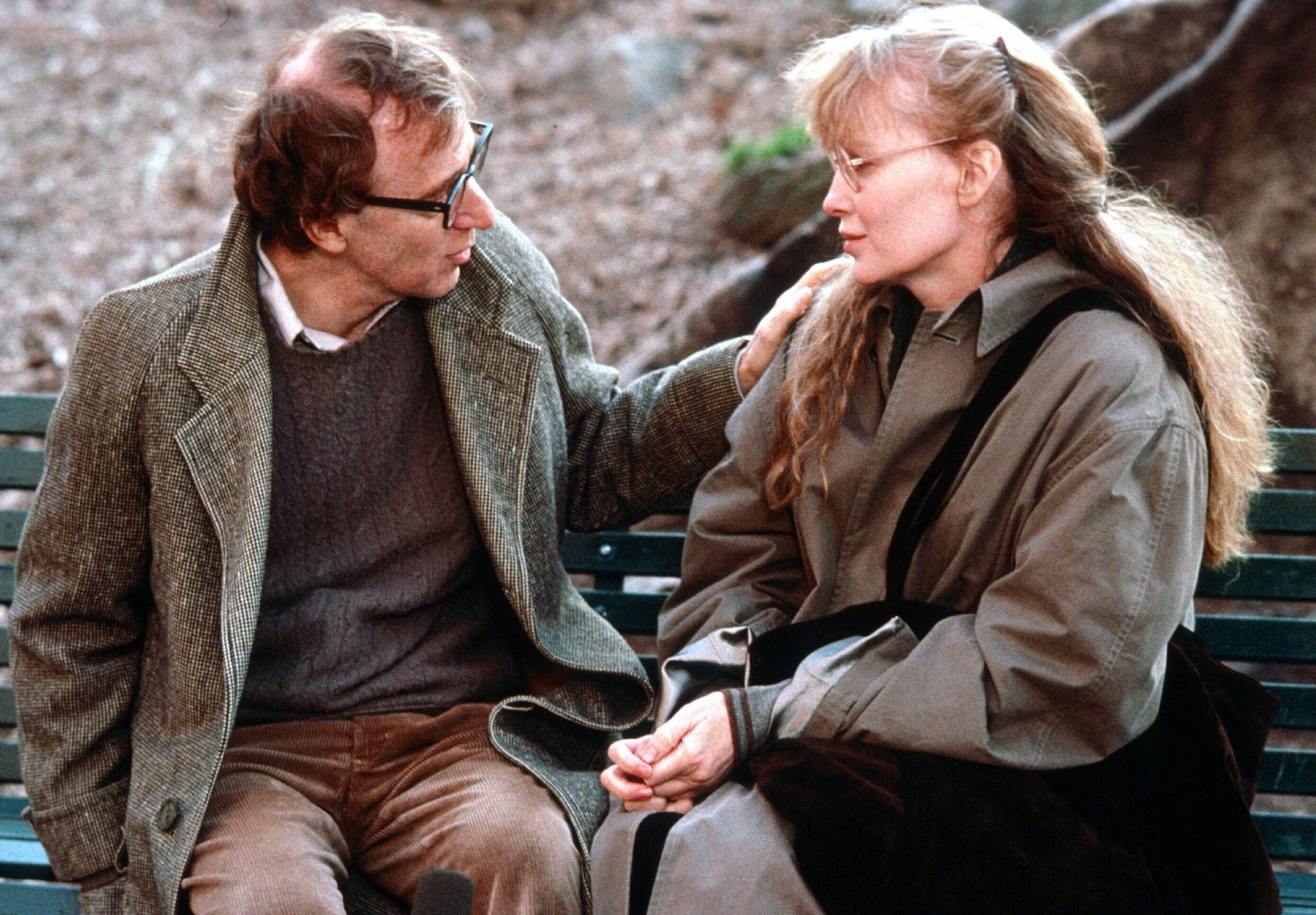 (NYT24) UNDATED -- March 9, 2005 -- WOODY-ALLEN-FILMS -- Woody Allen with Mia Farrow in his 1989 film "Crimes and Misdemeanors." On Friday, Fox Searchlight will release ÒMelinda and Melinda,Ó the 34th feature film written and directed by Allen. (Orion Pictures/The New York Times)**ONLY FOR USE WITH STORY BY A.O. SCOTT SLUGGED: WOODY-ALLEN-FILMS. ALL OTHER USE PROHIBITED.