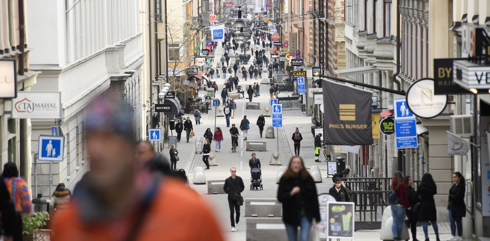 epa08336691 People stroll at Drottninggatan, the main shopping street in Stockholm, Sweden, 27 March 2020 (issued 01 April 2020), amid the coronavirus pandemic. Countries around the world are taking measures to contain the widespread of the SARS-CoV-2 coronavirus which causes the Covid-19 disease.  EPA/Henrik Montgomery  SWEDEN OUT SWEDEN OUT