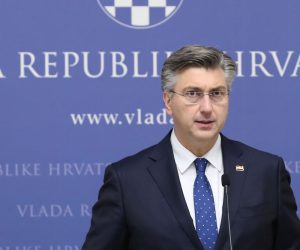 Zagreb, 01.04.2020. - Banski dvori, konferencija za medije premijera Andreja Plenkovića na temu novih mjera za spas gospodarstva. Na fotografiji Andrej Plenković. 
foto HINA/ Admir BULJUBAŠIĆ/ abu
