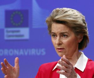 epa08338341 European Commission President Ursula von der Leyen holds a news conference detailing EU efforts to limit economic impact of the coronavirus disease (COVID-19) outbreak, in Brussels, Belgium, 02 April 2020.  EPA/FRANCOIS LENOIR / POOL