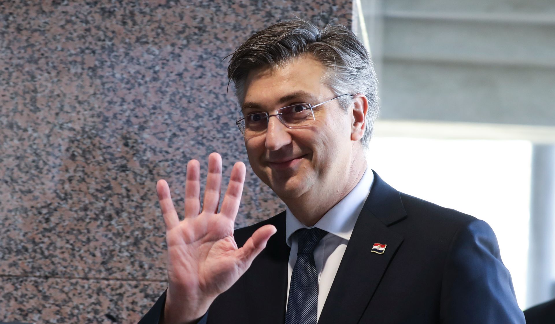 Zagreb, 07.04.2020. - Koordinacija za sustav domovinske sigurnosti, gdje se razgovaralo o aktualnom stanju i poduzetim aktivnostima vezanim za koronavirus u Hrvatskoj i djelovanju sustava domovinske sigurnosti nakon potresa u Zagrebu i okolici. Na fotografiji Andrej Plenković.
foto HINA/ Admir BULJUBAŠIĆ/ abu