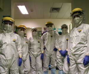 epa08350867 Dressing operations for doctors and nurses in the Covid-19 ward of Humanitas Hospital in Rozzano, near Milan, Italy, 08 April 2020. Italy is under lockdown in an attempt to stop the widespread of the Sars-Cov-2 coronavirus causing the Covid-19 disease.  EPA/Matteo Corner