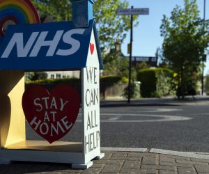 epa08384362 A sign dedicated to the National Health Service (NHS) in Herne Hill, London, Britain, 25 April, 2020. Britons are now in their fifth week of lockdown due to the Coronavirus pandemic. Countries around the world are taking increased measures to stem the widespread of the SARS-CoV-2 coronavirus which causes the Covid-19 disease.  EPA/WILL OLIVER