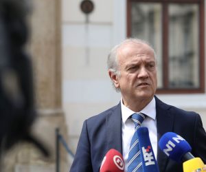 Zagreb, 27.04.2020. - Kandidati za glavnog državnog odvjetnika razgovarali s Vladinim povjerenstvom. Na fotografiji ministar pravosuđa Dražen Bošnjaković. foto HINA/ Lana SLIVAR DOMINIĆ/ lsd
