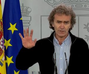 epa08388589 A handout photo made available by the Spanish Government of a tv grab showing the Director of Spain's Center for Coordination of Health Alerts and Emergencies (CCAES), Fernando Simon, during a press conference after the meeting of the Coronavirus Evaluation and Follow-up Committee held at Moncloa Presidential Palace in Madrid, Spain, 28 April 2020.  EPA/HANDOUT  HANDOUT EDITORIAL USE ONLY/NO SALES