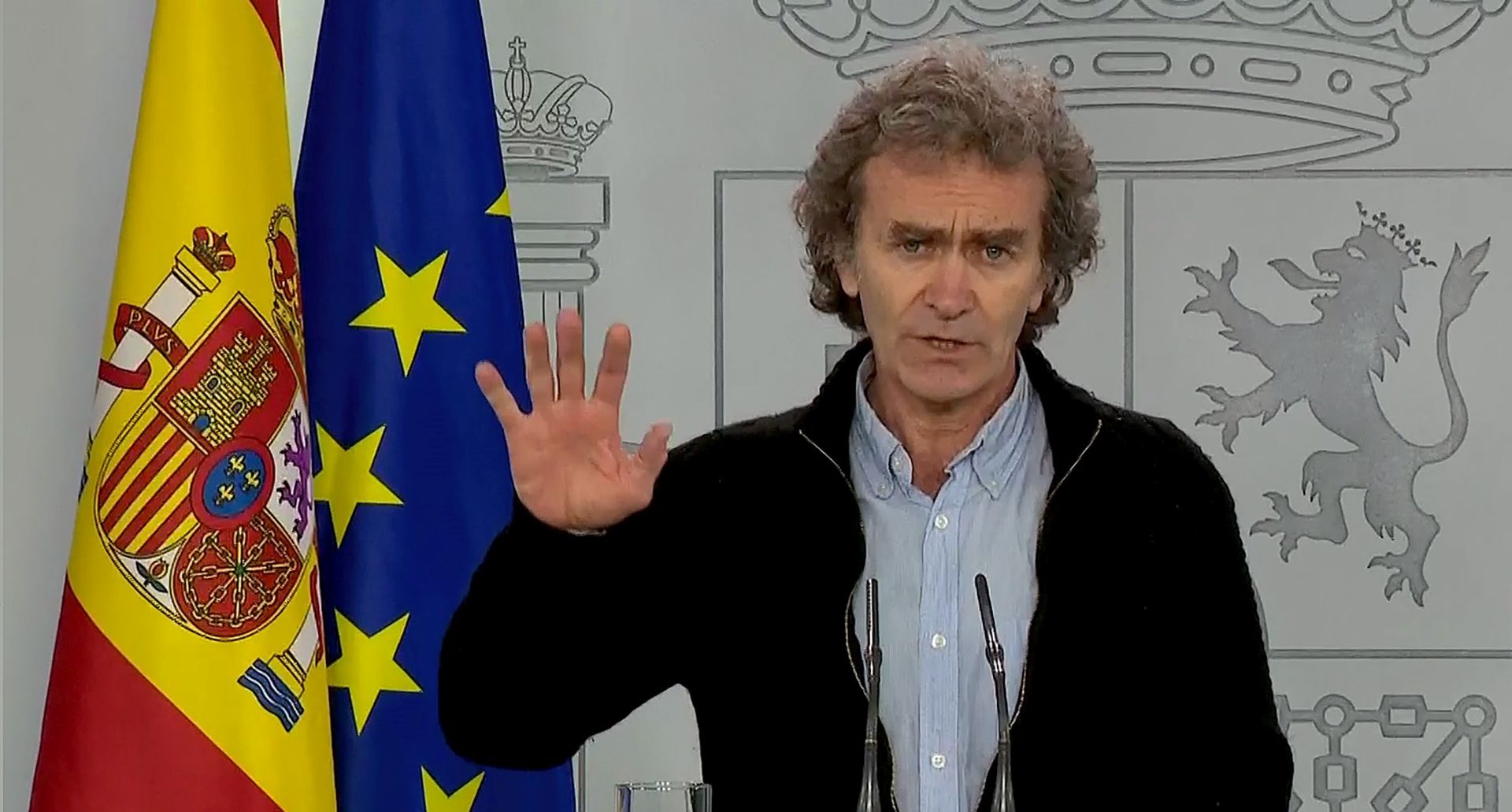 epa08388589 A handout photo made available by the Spanish Government of a tv grab showing the Director of Spain's Center for Coordination of Health Alerts and Emergencies (CCAES), Fernando Simon, during a press conference after the meeting of the Coronavirus Evaluation and Follow-up Committee held at Moncloa Presidential Palace in Madrid, Spain, 28 April 2020.  EPA/HANDOUT  HANDOUT EDITORIAL USE ONLY/NO SALES