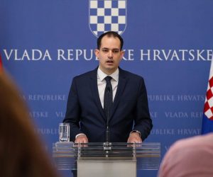 01.04.2020., Zagreb - Ministar Uprave Ivan Malenica na konferenciji za medije odrzanoj u Banskim dvorima, predstavio je sustav e-propusnica za gradjane. 
Photo: Jurica Galoic/PIXSELL