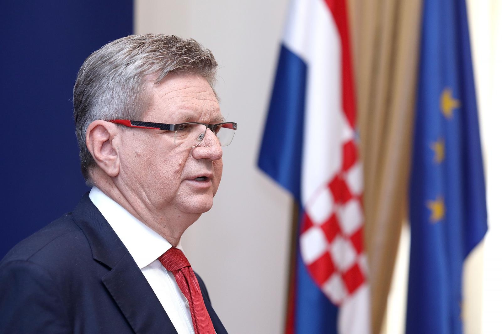 01.10.2019., Zagreb - U Saboru je odrzana konferencija za medije kluba zastupnika HSS-a i Demokrata, na kojoj je Mirando Mrsic govorio o razdvajanju mirovina.
Photo: Patrik Macek/PIXSELL