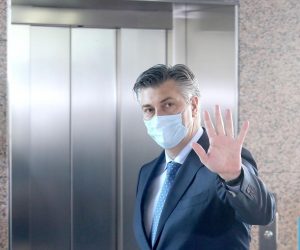 02.04.2020., Zagreb - Vlada RH na svojoj 222. sjednici donosi travanjski paket mjera za pomoc gospodarstvu za vrijeme trajanja epidemije koronavirusa. Predsjednik Vlade Andrej Plenkovic Photo: Patrik Macek/PIXSELL