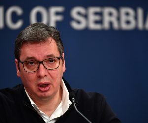 02.04.2020., Beograd, Srbija - Predsjednik Aleksandar Vucic na konferenciji za medije nakon sastanka sa clanovima Kriznog stozera za suzbijanje zarazne bolesti COVID-19 i Kriznog stozera za otklanjanje posljedica zarazne bolesti COVID-19. Photo: Srdjan Ilic/PIXSELL