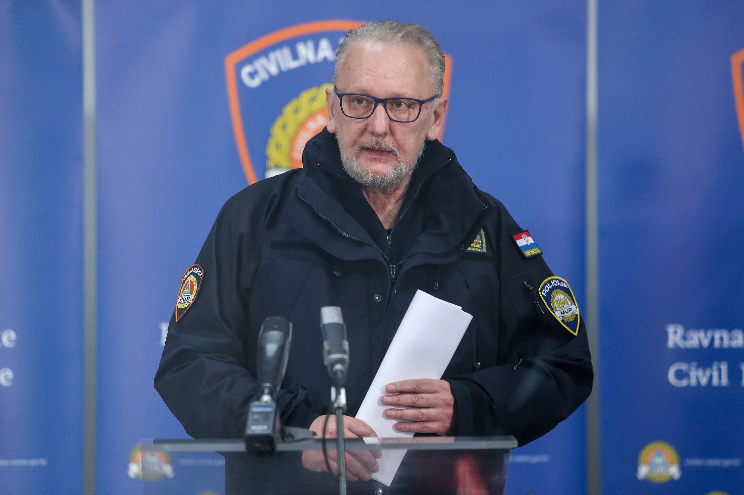03.04.2020., Zagreb - Nacionalni stozer civilne zastite odrzao je konferenciju za medije o najnovijim detaljima sirenja koronavirusa u Hrvatskoj. Ministar unutarnjih poslova Davor Bozinovic. Photo: Luka Stanzl/POOL/PIXSELL