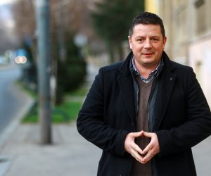 Zagreb: Tomislav Stojak s medijima u sklopu inicijative "Ponedjeljkom sa zastupnikom" 4.3.2019., Zagreb - U sklopu inicijative Ponedjeljkom sa zastupnikom, zastupnik gradske skupstine Tomislav Stojak te predsjednik mjesnog odbora Medvescak, Hrvoje Sedmak, sastali su se s gradjanima kako bi saslusali njihove prijedloge.
Photo: Borna Filic/PIXSELL
