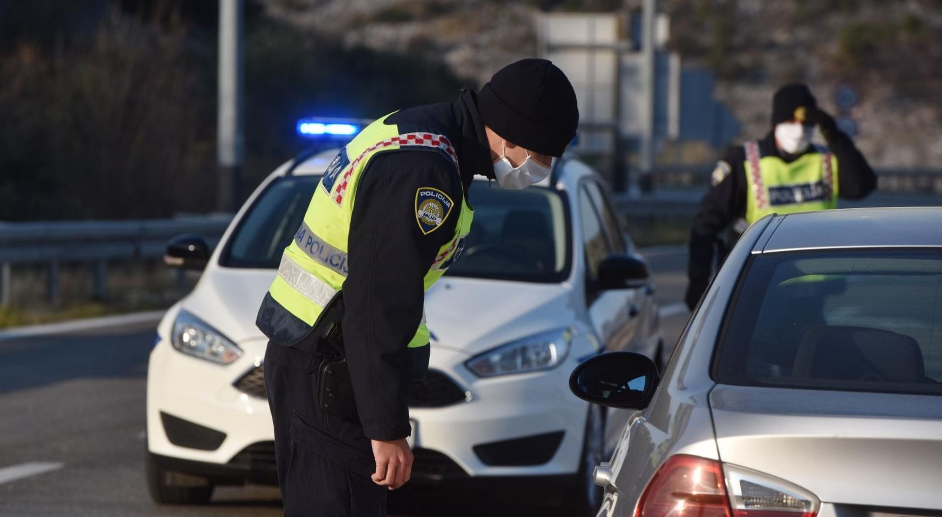 05.04.2020., Sibenik - Danas je posljednji dan kako gradjani RH mogu koristiti stare dozvole za kretanje iz grada u grad zbog radnih obveza. Photo: Hrvoje Jelavic/PIXSELL