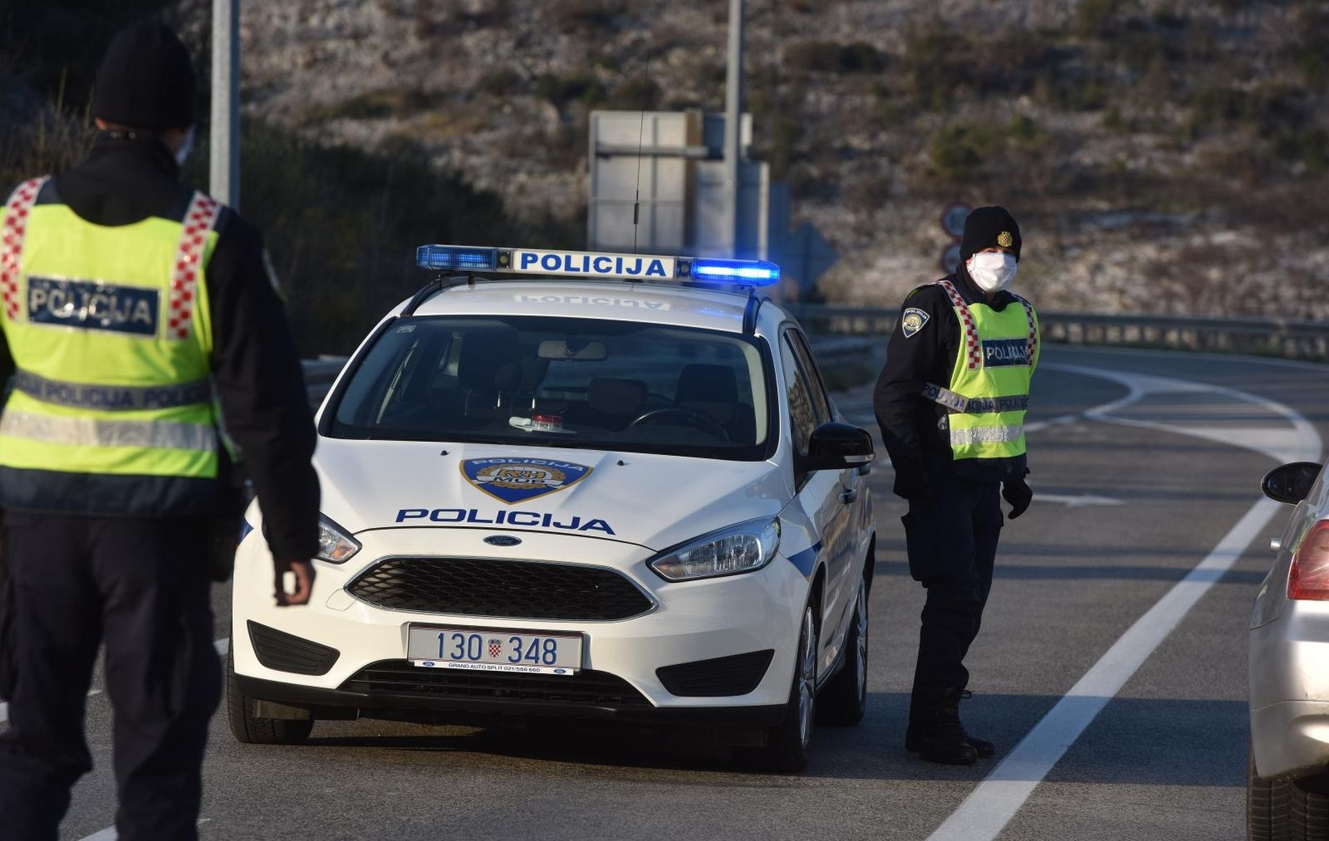 05.04.2020., Sibenik - Danas je posljednji dan kako gradjani RH mogu koristiti stare dozvole za kretanje iz grada u grad zbog radnih obveza. Photo: Hrvoje Jelavic/PIXSELL