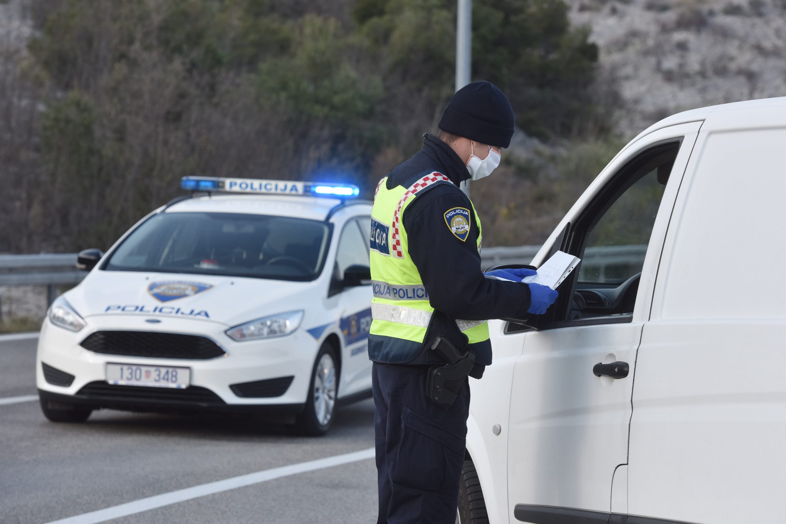 05.04.2020., Sibenik - Danas je posljednji dan kako gradjani RH mogu koristiti stare dozvole za kretanje iz grada u grad zbog radnih obveza. Photo: Hrvoje Jelavic/PIXSELL
