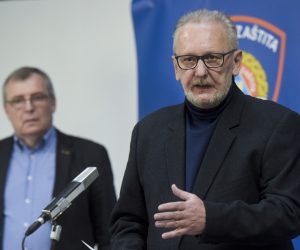 07.04.2020., Zagreb - Nacionalni stozer civilne zastite odrzao je konferenciju za medije o najnovijim detaljima sirenja koronavirusa u Hrvatskoj. Ministar unutarnjih poslova Davor Bozinovic. Photo: POOL/CROPIX