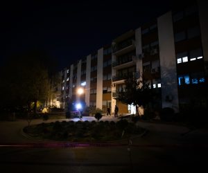 07.04.2020., Split - Dom za starije i nemocne evakuiran je nakon sto je otkriveno da je deset korisnika doma pozitivno na koronavirus.
Photo: Milan Sabic/PIXSELL