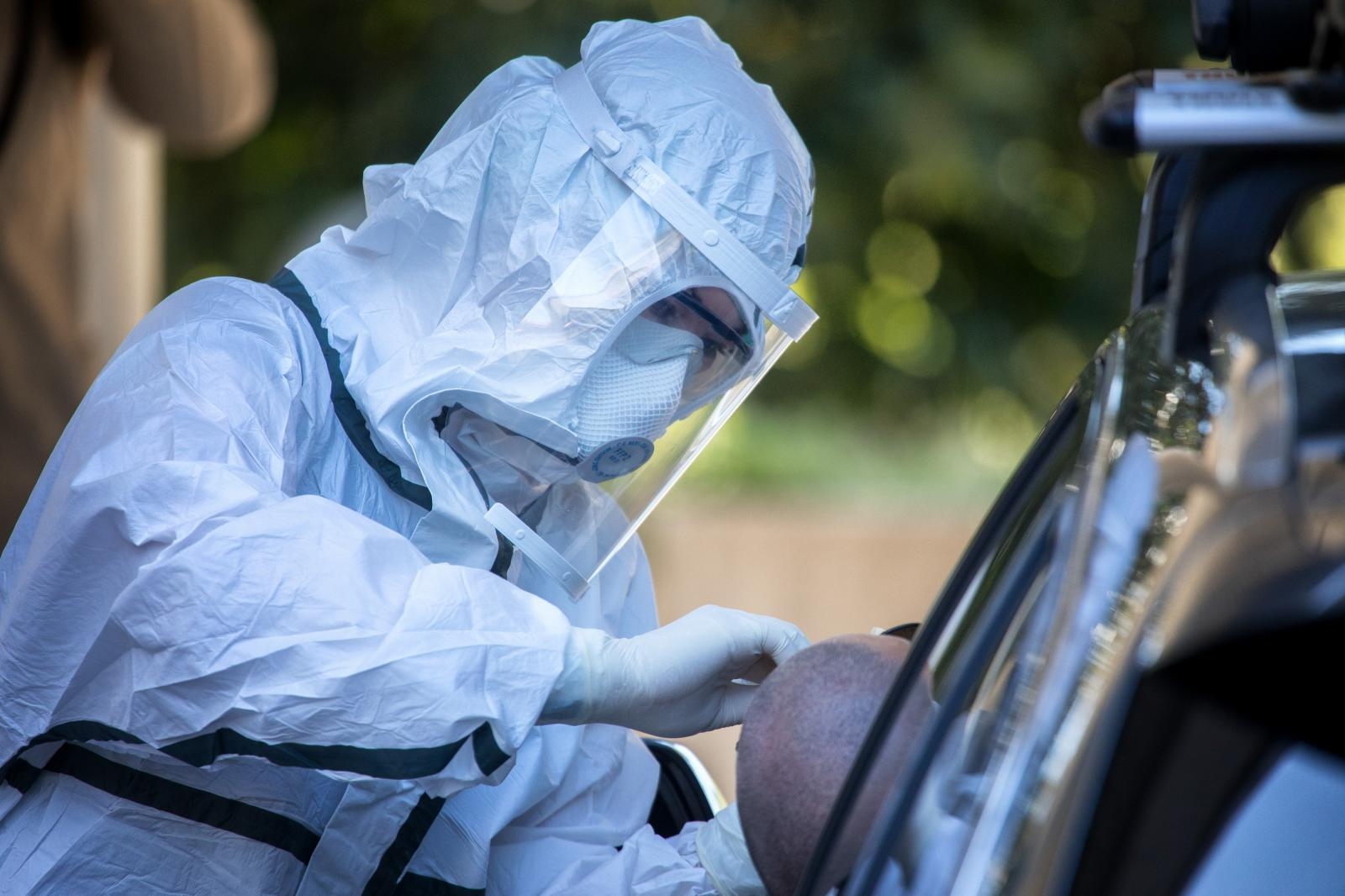 8.4.2020., Rijeka - Od danas na parkiralistu zavoda za javno zdravstvo u Rijeci poceo je sa radom drive-in testiranje na koronavirus.  Photo: Nel Pavletic/PIXSELL