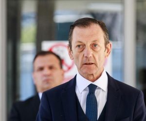 08.04.2020., Split - Ministar zdravstva Vili Beros daje izjavu zbog slucaja koronavirusa u Domu za starije i nemocne koji je tijekom prosle noci evakuiran.
Julije Mestrovic
Photo: Milan Sabic/PIXSELL