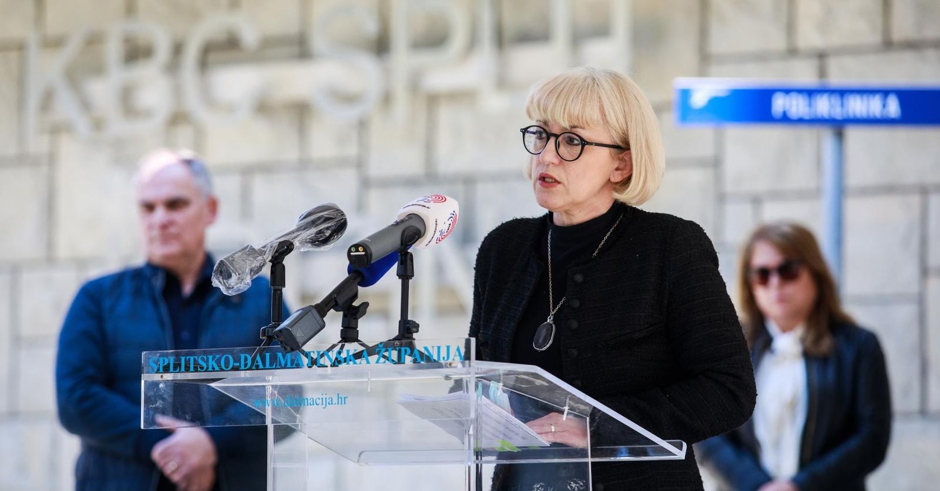 08.04.2020., Split - Ministar zdravstva Vili Beros daje izjavu zbog slucaja koronavirusa u Domu za starije i nemocne koji je tijekom  prosle noci evakuiran.
Vesna Bedekovic
Photo: Milan Sabic/PIXSELL