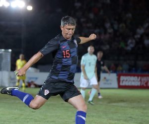 08.07.2019., Pula - Po prvi put u povijesti rimski amfiteatar postao je nogometno igraliste na kojemu su snage odmjerile legende hrvatske nogometne reprezentacije i Bayer Muenchena. Finale, FCV 1990s - Tim Srebric. Daniel Saric Photo: Goran Stanzl/PIXSELL