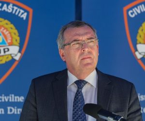 12.04.2020., Zagreb - Nacionalni stozer civilne zastite odrzao je konferenciju za medije o najnovijim detaljima sirenja koronavirusa u Hrvatskoj. Ravnatelj Hrvatskog zavoda za javno zdravstvo (HZJZ) Krunoslav Capak. 
Photo: Luka Stanzl/PIXSELL